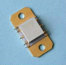 AM13714530WM-SM-R軍事Ku波段功率放大器13.75-14.5GHz  現(xiàn)貨
