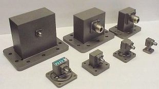 ATM Microwave波導(dǎo)同軸直角適配器（SMA、K 型和 2.4 毫米）